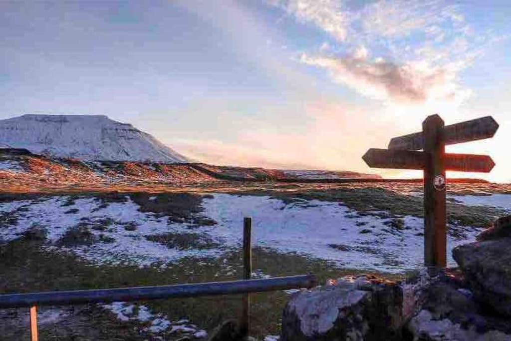 Ingledale Apartment, Ingleton, Yorkshire Dales National Park, Famous Three Peaks, Near The Lake District, Pets Are Welcome Ингълтън Екстериор снимка